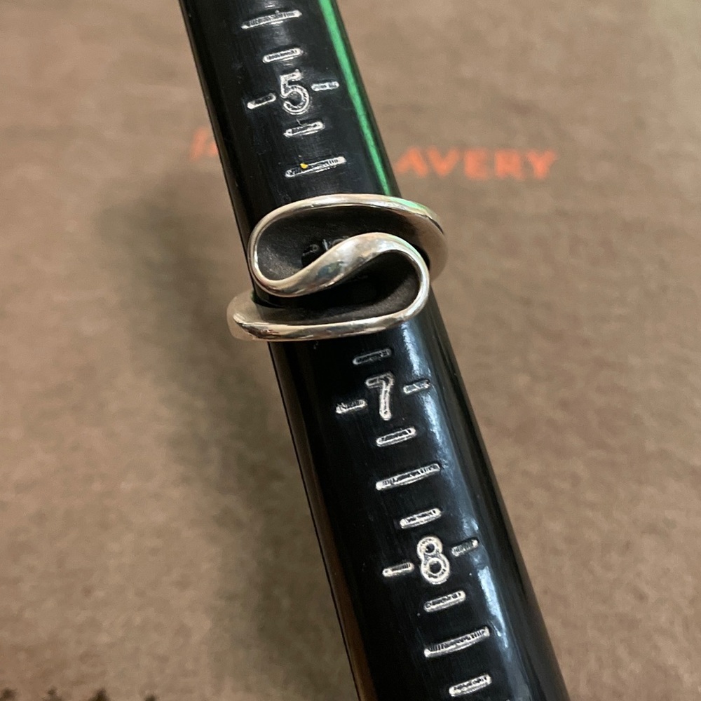 James Avery Retired Ribbon Ring